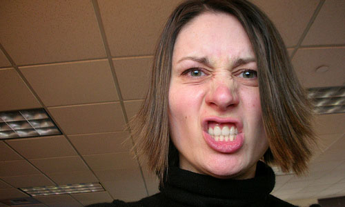 6 Tips to Deal With an Aggressive Coworker